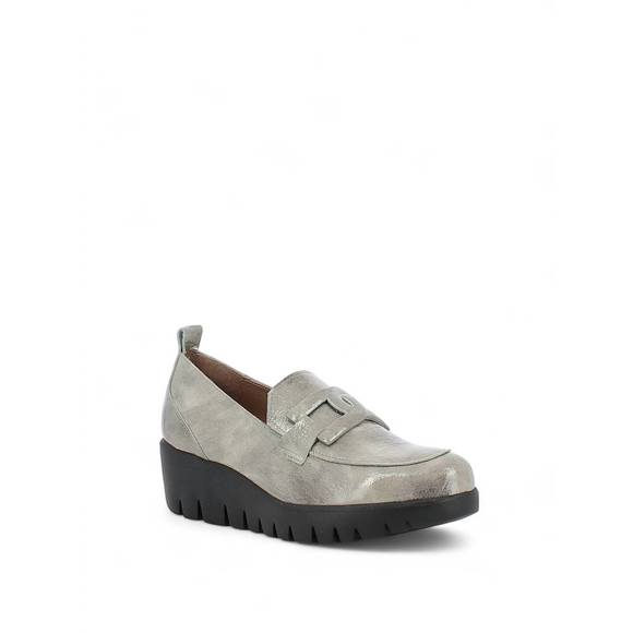 NEW WONDERS women's fly rings moccasins shoes in iris gris (light grey patent) - Picture 1 of 3